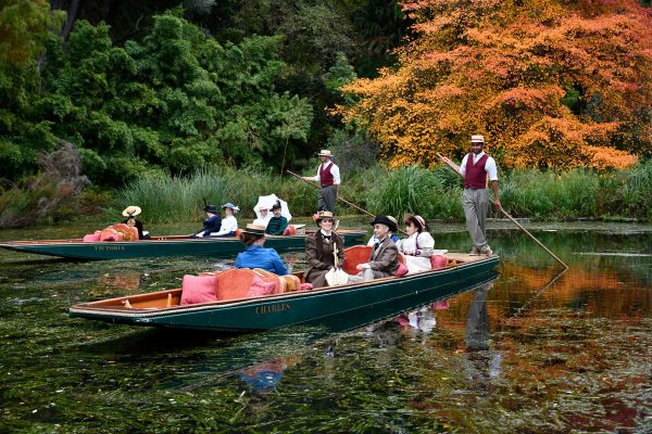 punting-on-the-lake-2026-1